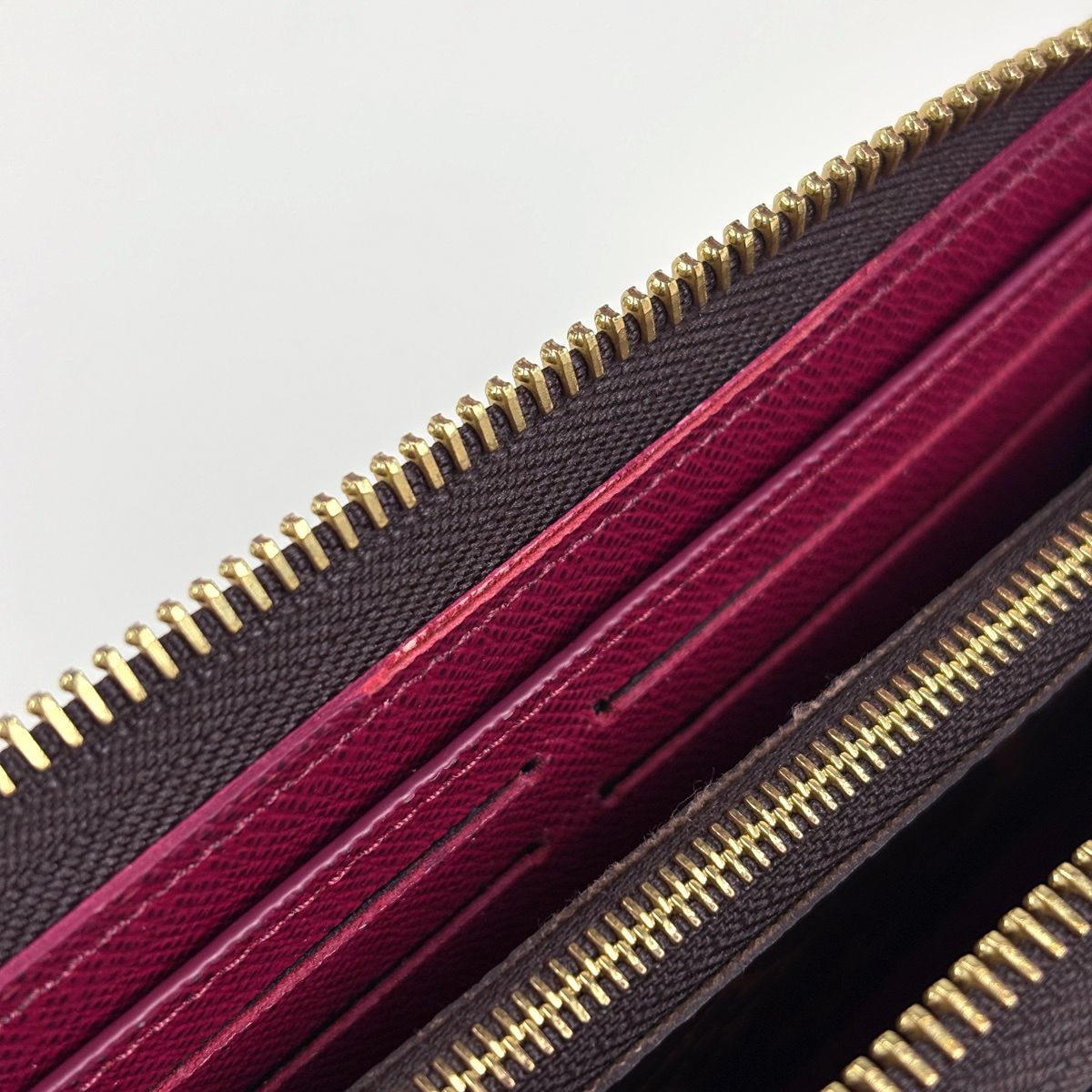 Louis Vuitton Portefeuille Clemence Zip Around Wallet Monogram Brown Fuchsia — view 4