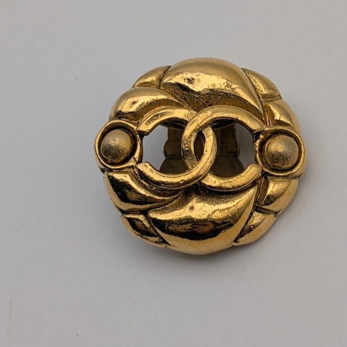 Chanel Earrings CC Logo Camellia Gold Vintage 23 for Both Ears — view 2