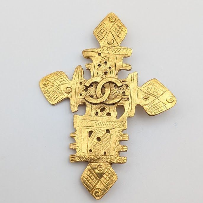 Chanel Brooch CC Logo Gold Cross Vintage — view 2