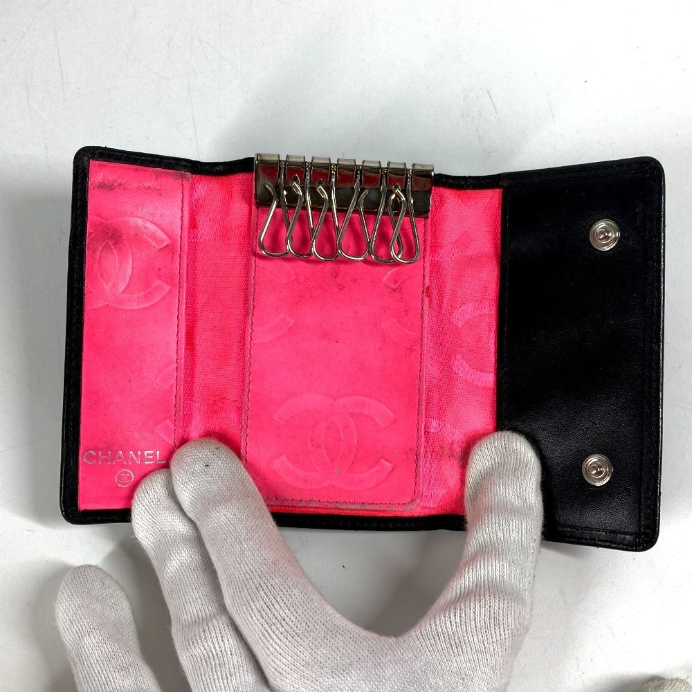 Chanel Key Case CC Logo Leather Black Key Holder — view 3