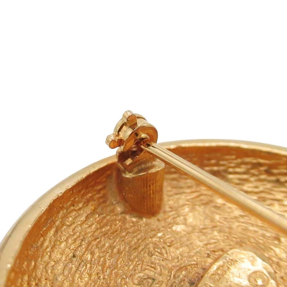 Chanel Vintage CC Logo Circle Brooch Round — view 4