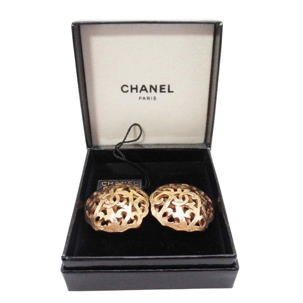 Chanel Vintage CC Logo Earrings Round — view 5