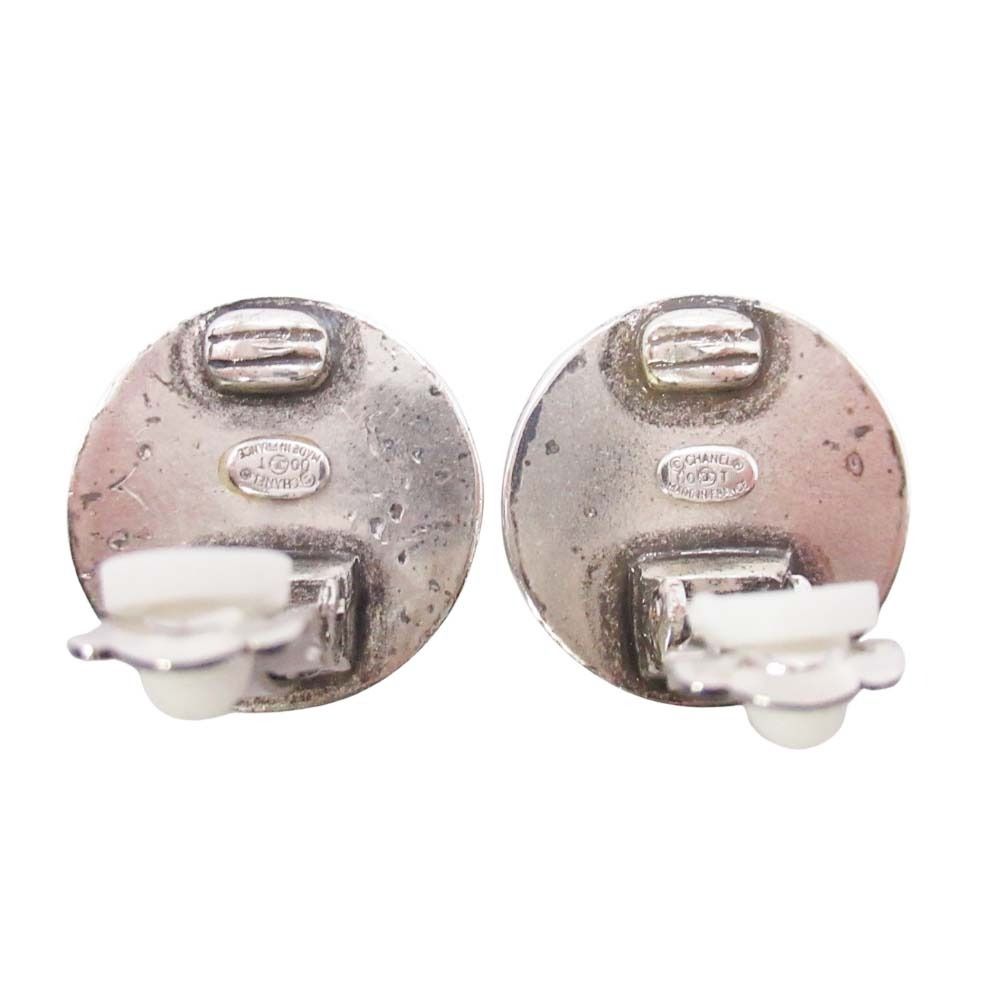 Chanel Vintage Circle CC Logo Earrings Round — view 3