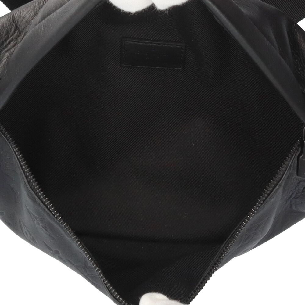 Louis Vuitton Discovery Bum Bag PM Monogram Shadow Leather Black — view 6