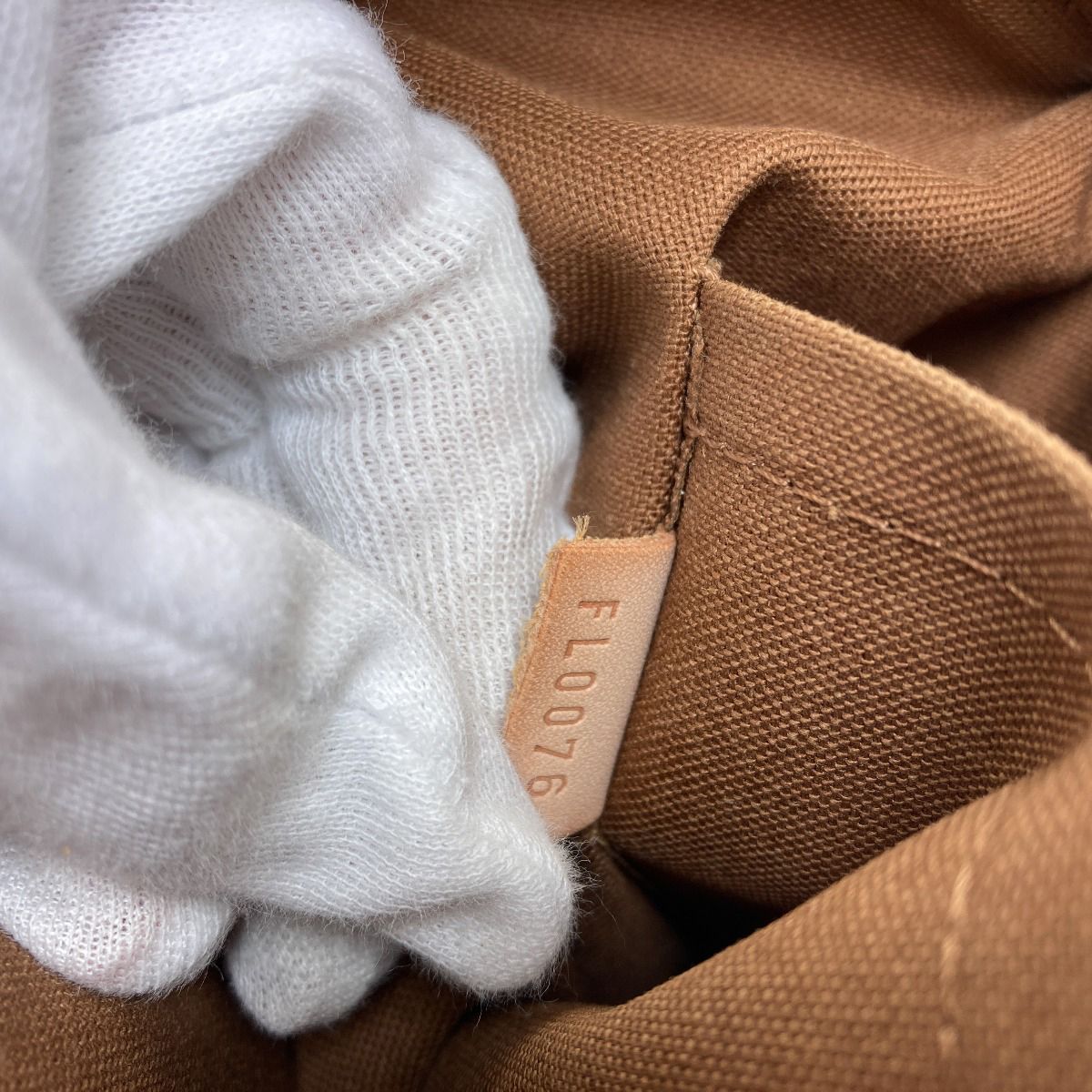 Louis Vuitton Lockit Vertical Tote Monogram Canvas — view 7