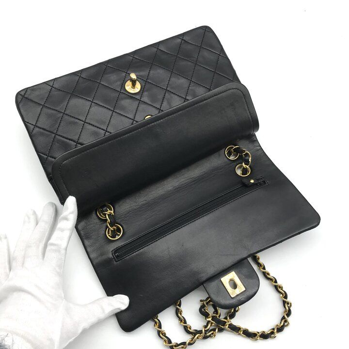 Chanel Quilted 25 CC Logo Double Flap Chain Shoulder Bag Lambskin Black — view 7