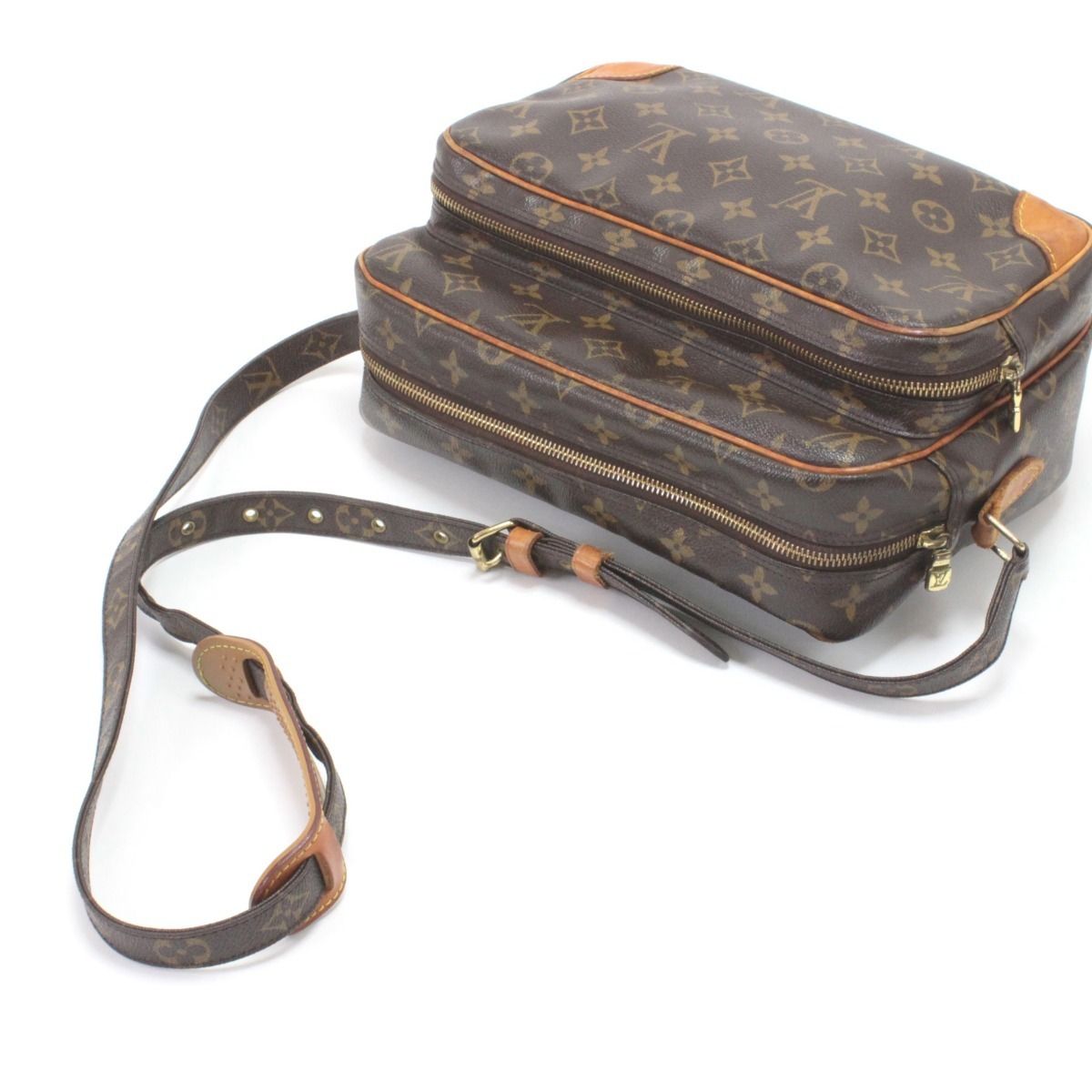 Louis Vuitton Shoulder Bag — view 4
