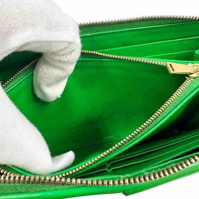 Bottega Veneta Maxi Intrecciato Cassette Zip Around Leather Wallet Green — view 8