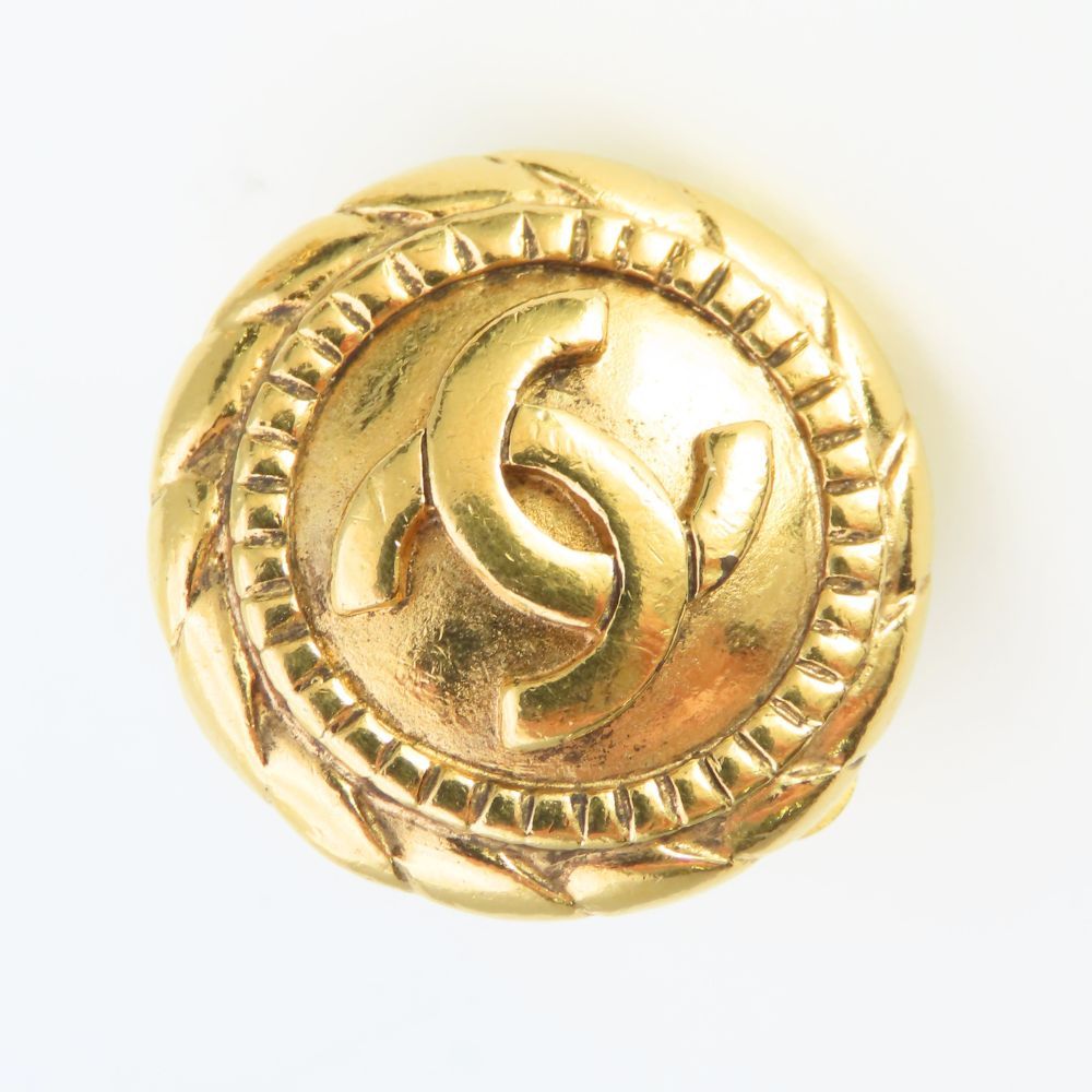 Chanel Earrings CC Logo Metal Gold Plated — view 8