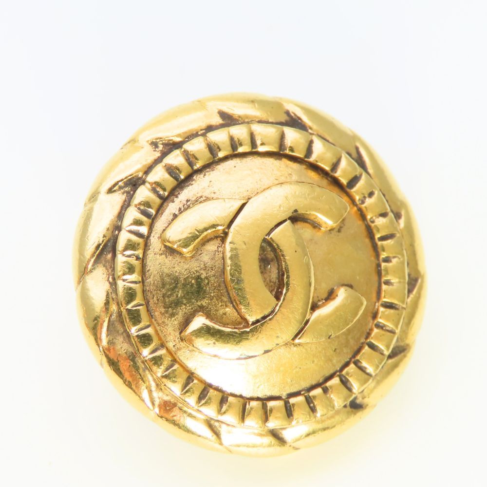 Chanel Earrings CC Logo Metal Gold Plated — view 7
