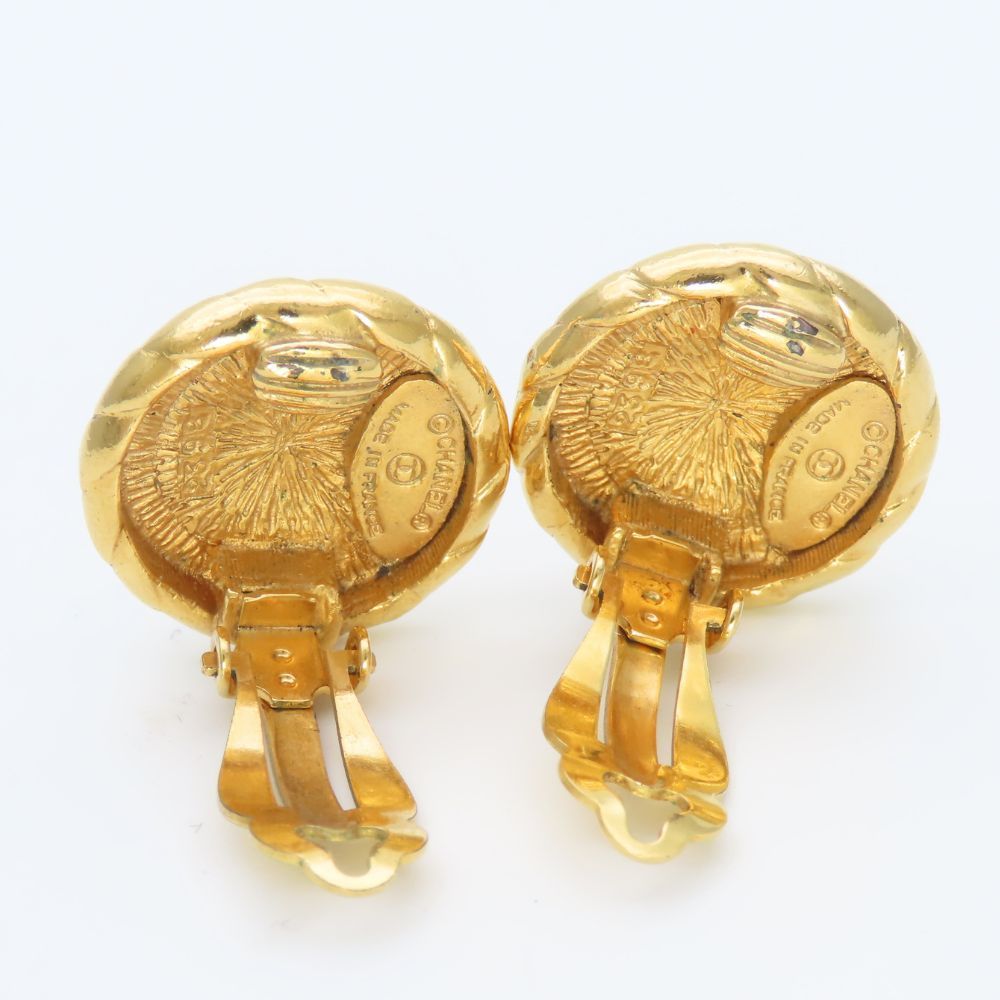 Chanel Earrings CC Logo Metal Gold Plated — view 4