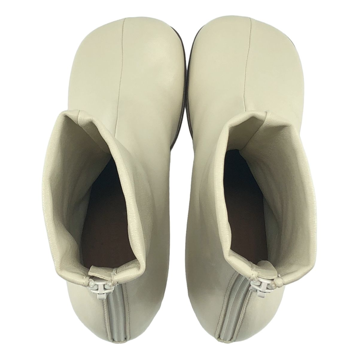 Bottega Veneta Leather Block Ankle Boots 37 Ivory — view 3