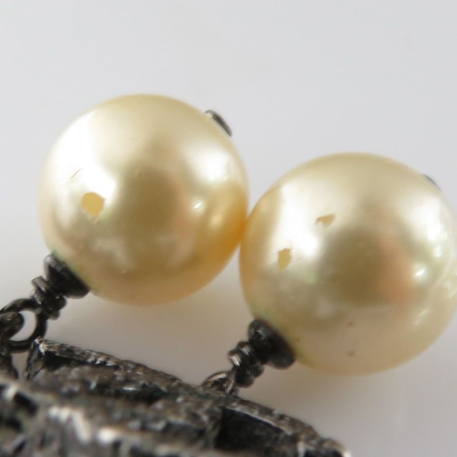 Chanel Earrings CC Logo — view 3