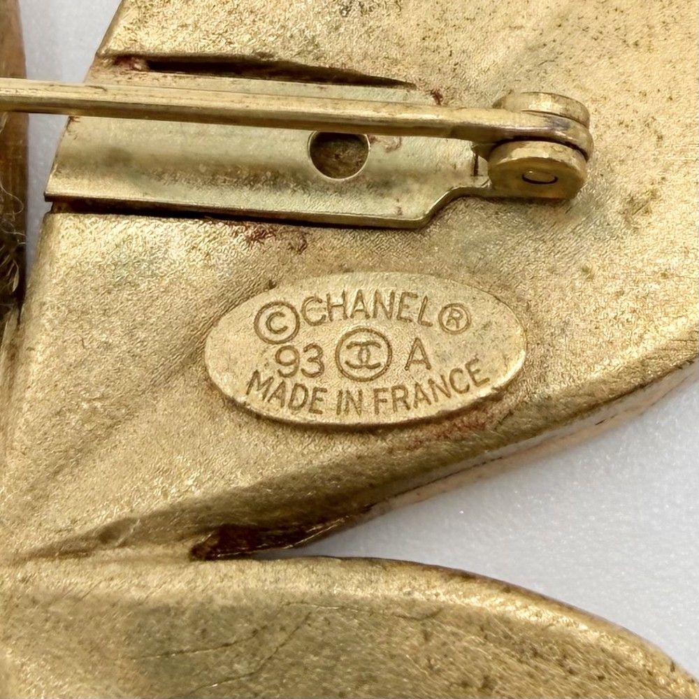 Chanel Brooch CC Logo Clover Vintage Gold Plated — view 4