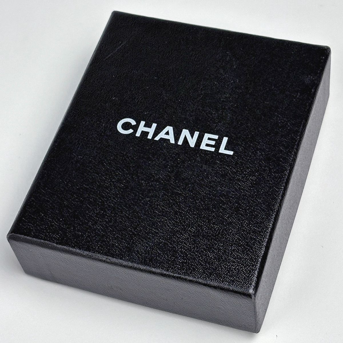 Chanel Faux Pearl Brooch CC Logo Metal Silver Green Black — view 7