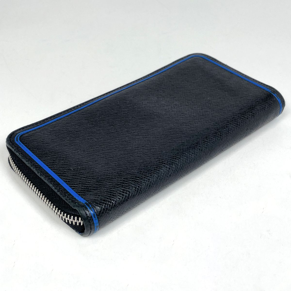 Louis Vuitton Zippy Wallet Vertical Zip Around Taiga Noir Black Blue — view 2
