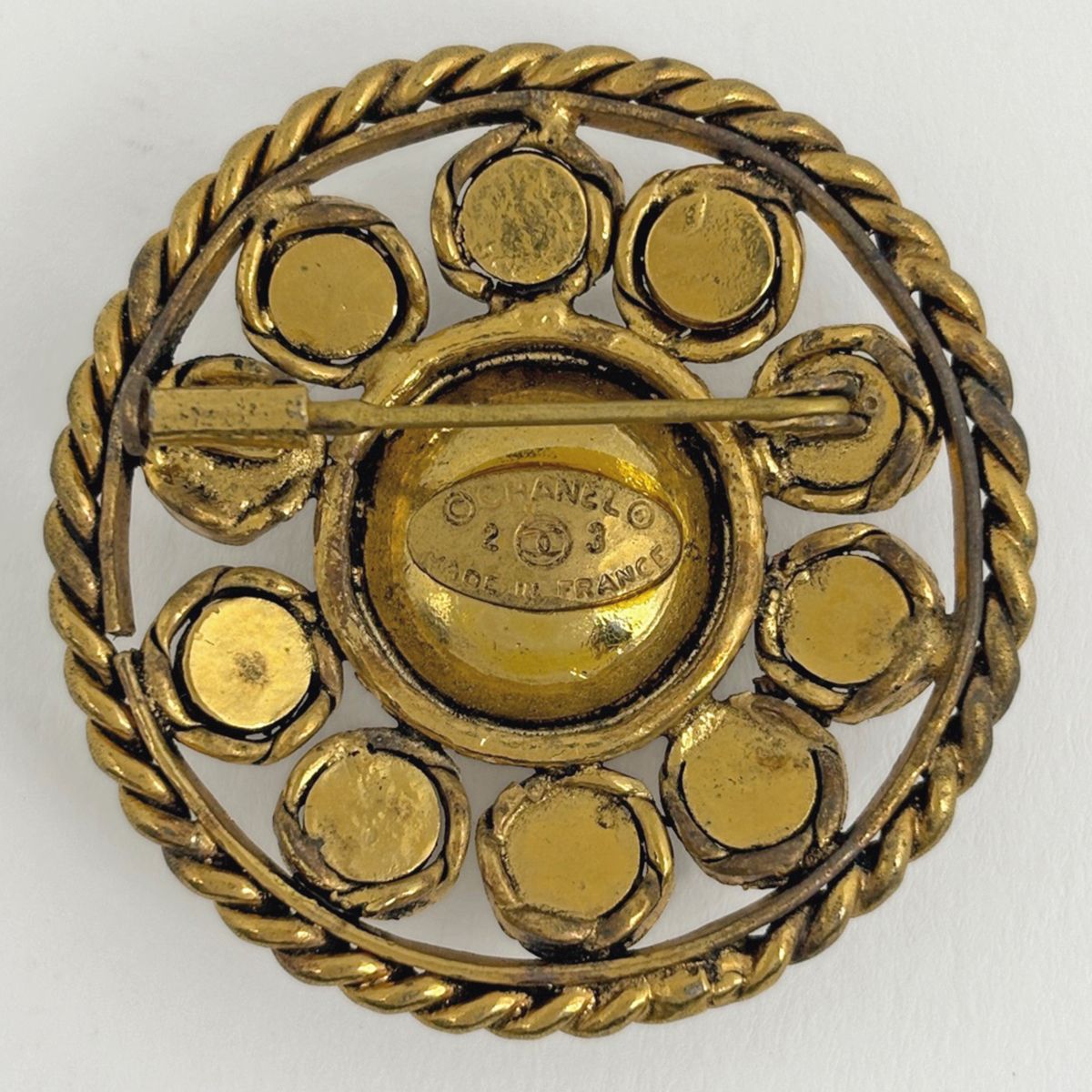 Chanel Color Stone Round Brooch Gripoix Line Gold — view 2