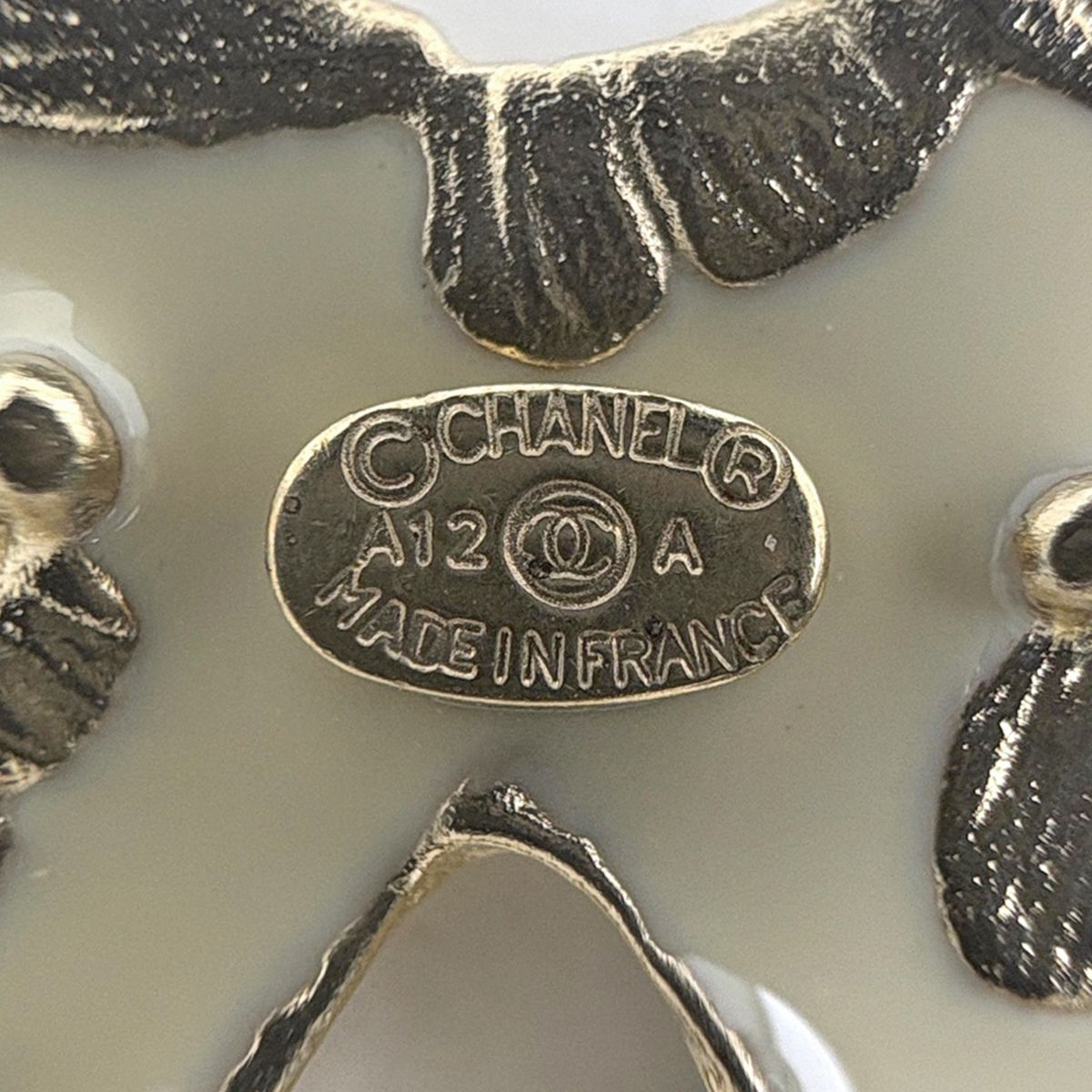 Chanel CC Logo Brooch Camellia Gold Plated White — view 4