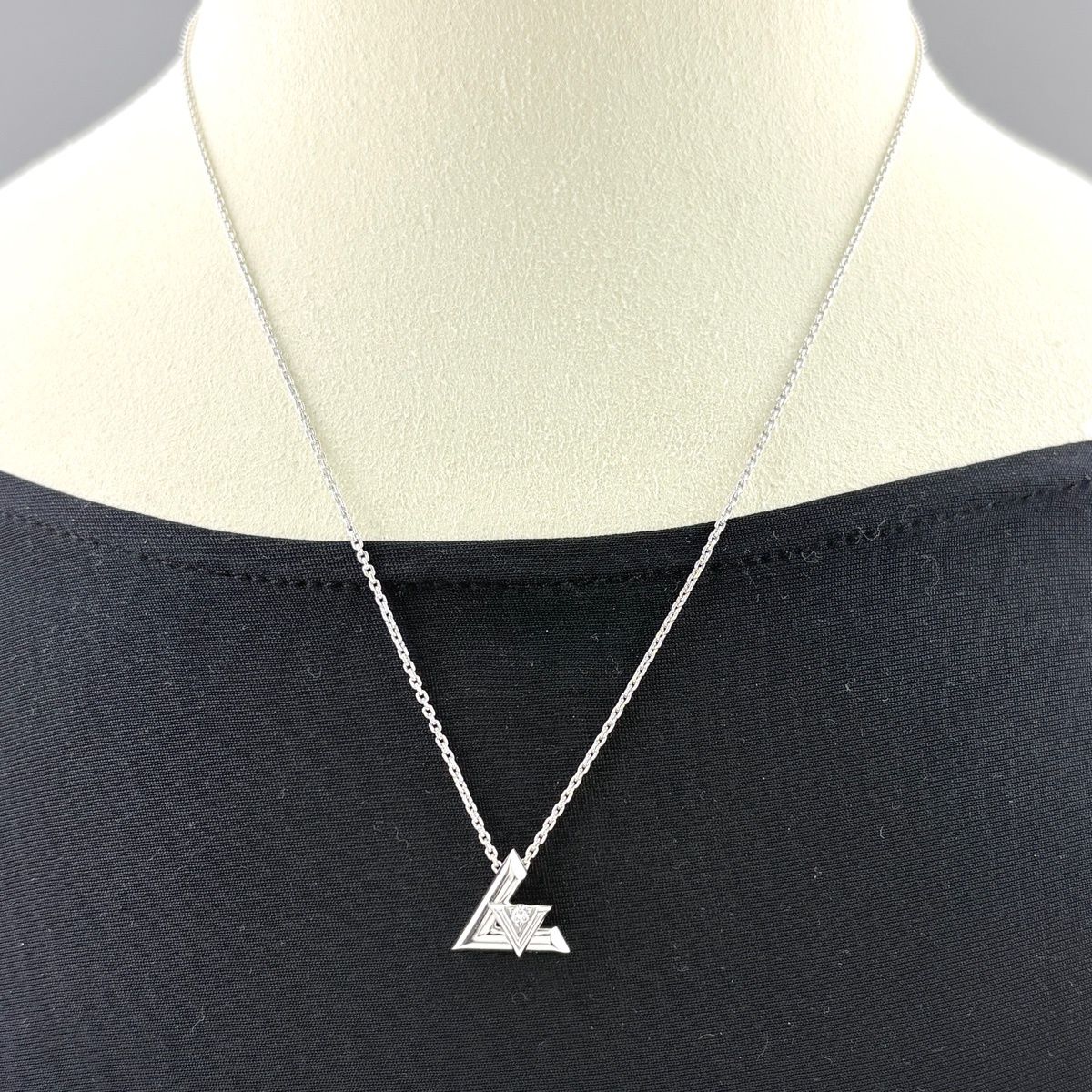 Louis Vuitton Pendentif Volt One Necklace Pendant 750 Diamond — view 4