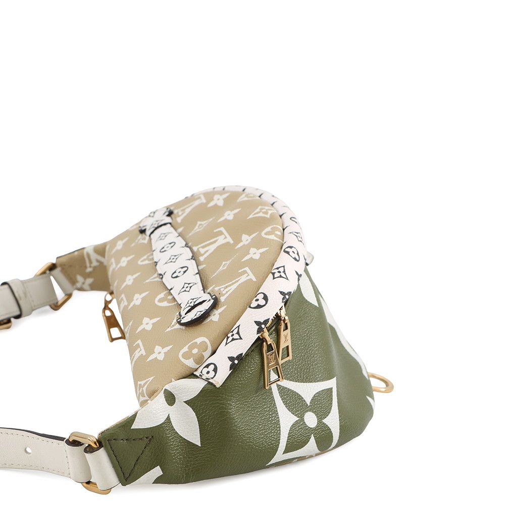 Louis Vuitton Belt Bag Monogram Giant Waist — view 3