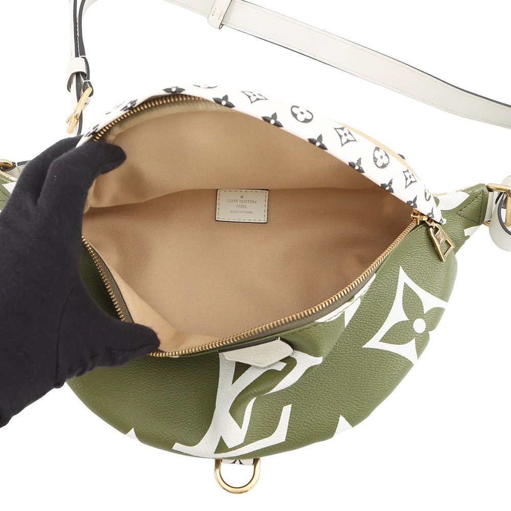 Louis Vuitton Belt Bag Monogram Giant Waist — view 6