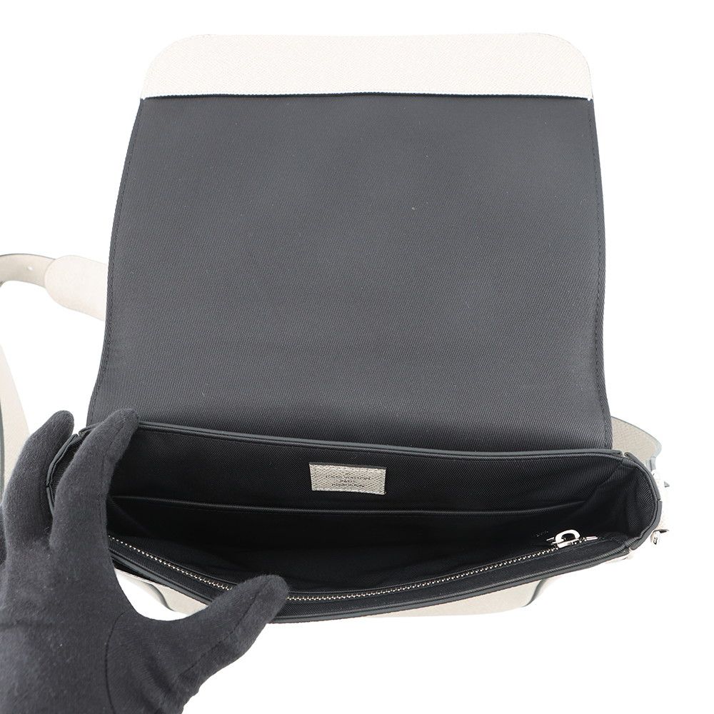 Louis Vuitton Shoulder Bag Taiga Roman PM — view 6