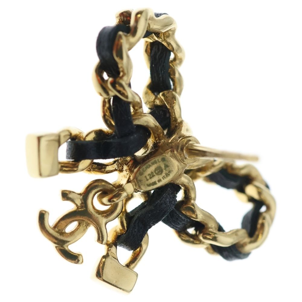 Chanel Ribbon Black Cles the CC Logo Earrings Gold — view 5