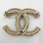 Chanel Brooch CC Logo Gold Pearl Rhinestone — view 2
