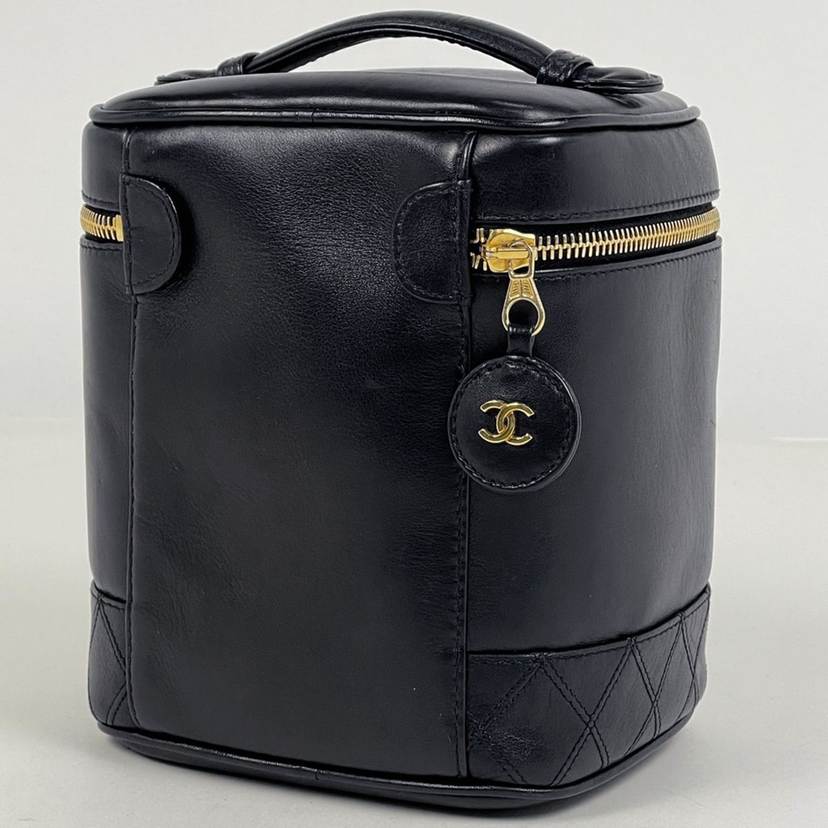 Chanel CC Logo Vanity Bicolor Makeup Pouch Leather Black — view 2