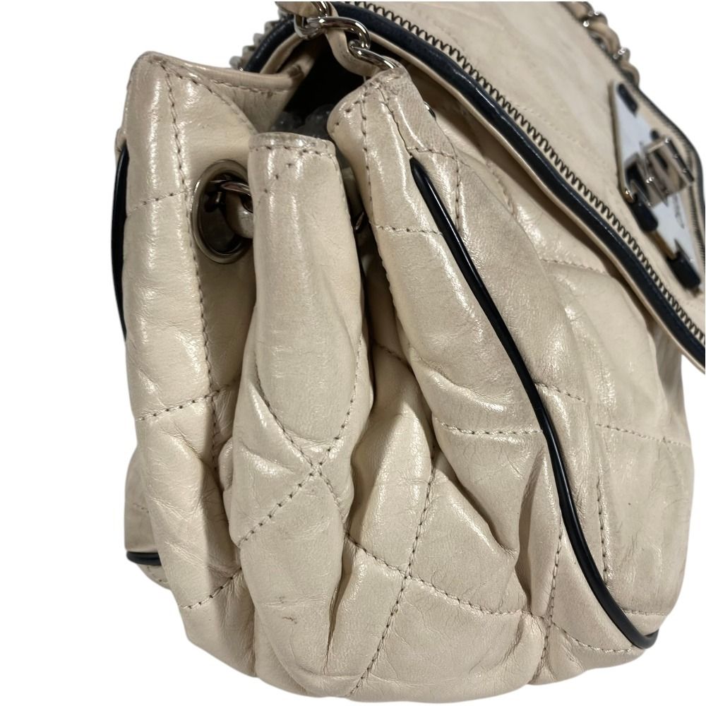 Chanel Shoulder Bag CC Logo Quilted Leather Beige — view 4