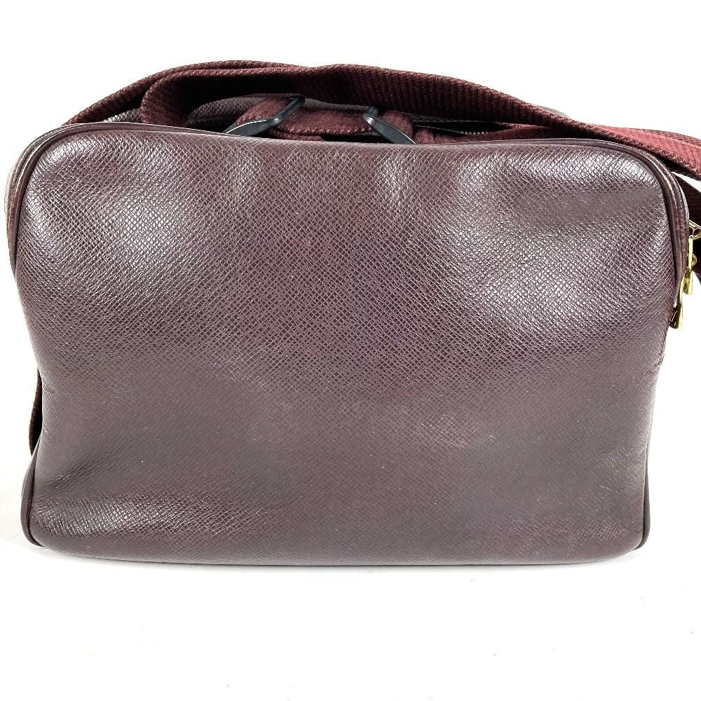 Louis Vuitton Shoulder Bag Reporter PM Taiga Leather Acajou Purple — view 4