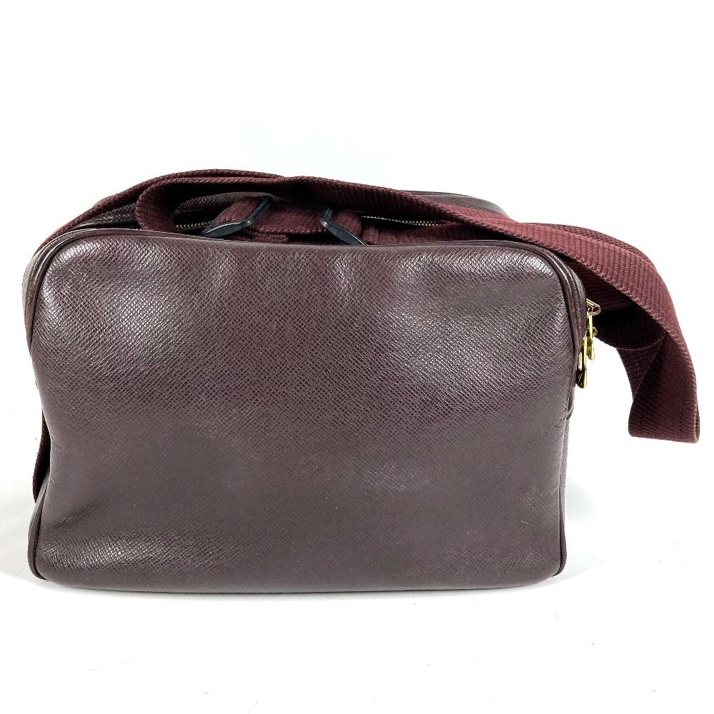 Louis Vuitton Shoulder Bag Reporter PM Taiga Leather Acajou Purple — view 3