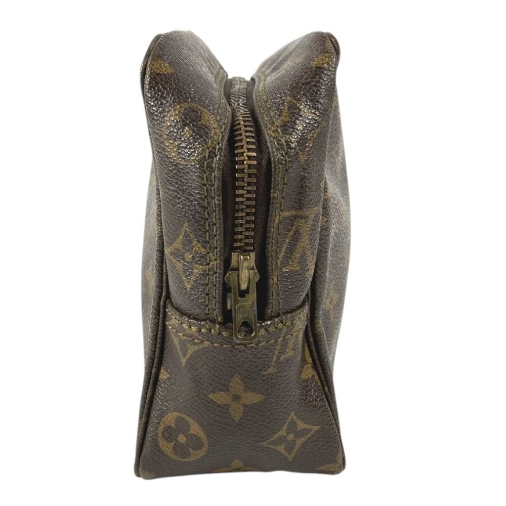 Louis Vuitton Makeup Pouch Trousse Toilette 28 Monogram Canvas Brown — view 3