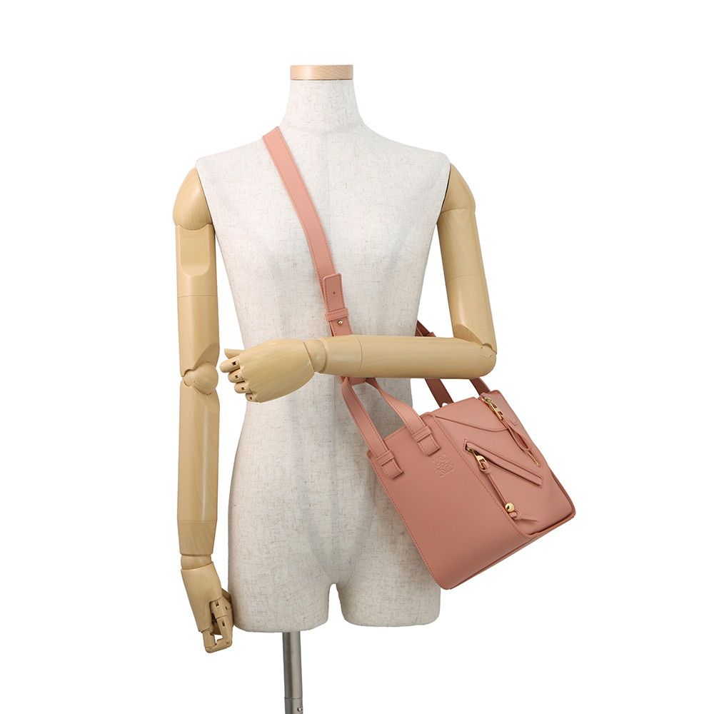 Loewe Handbag Hammock Compact Calf Leather 2-Way Pink — view 4