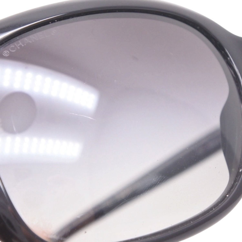 Chanel Sunglasses Eyewear CC Logo White Black — view 8