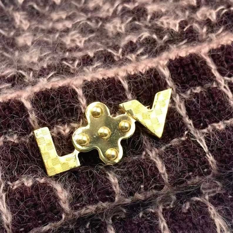 Louis Vuitton Knit Hat with Brooch Beanie Wool Purple — view 5