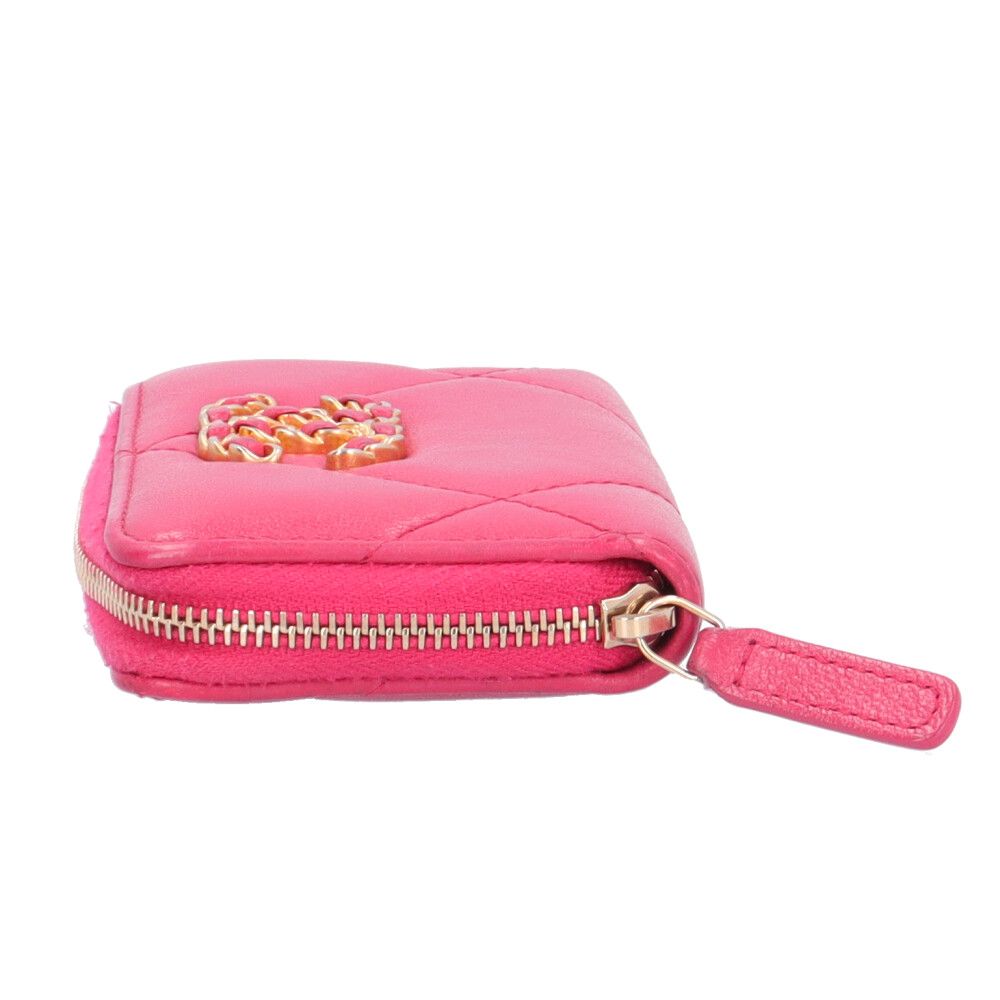 Chanel 19 Coin Case Lambskin — view 8