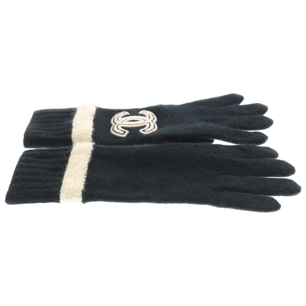 Chanel CC Logo Cashmere Gloves Black — view 3