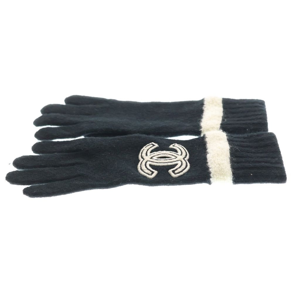 Chanel CC Logo Cashmere Gloves Black — view 4