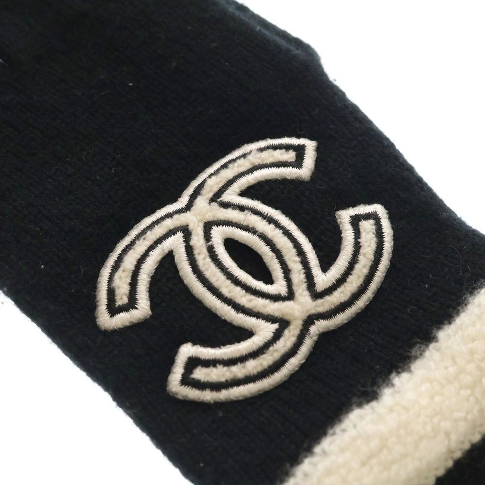 Chanel CC Logo Cashmere Gloves Black — view 5