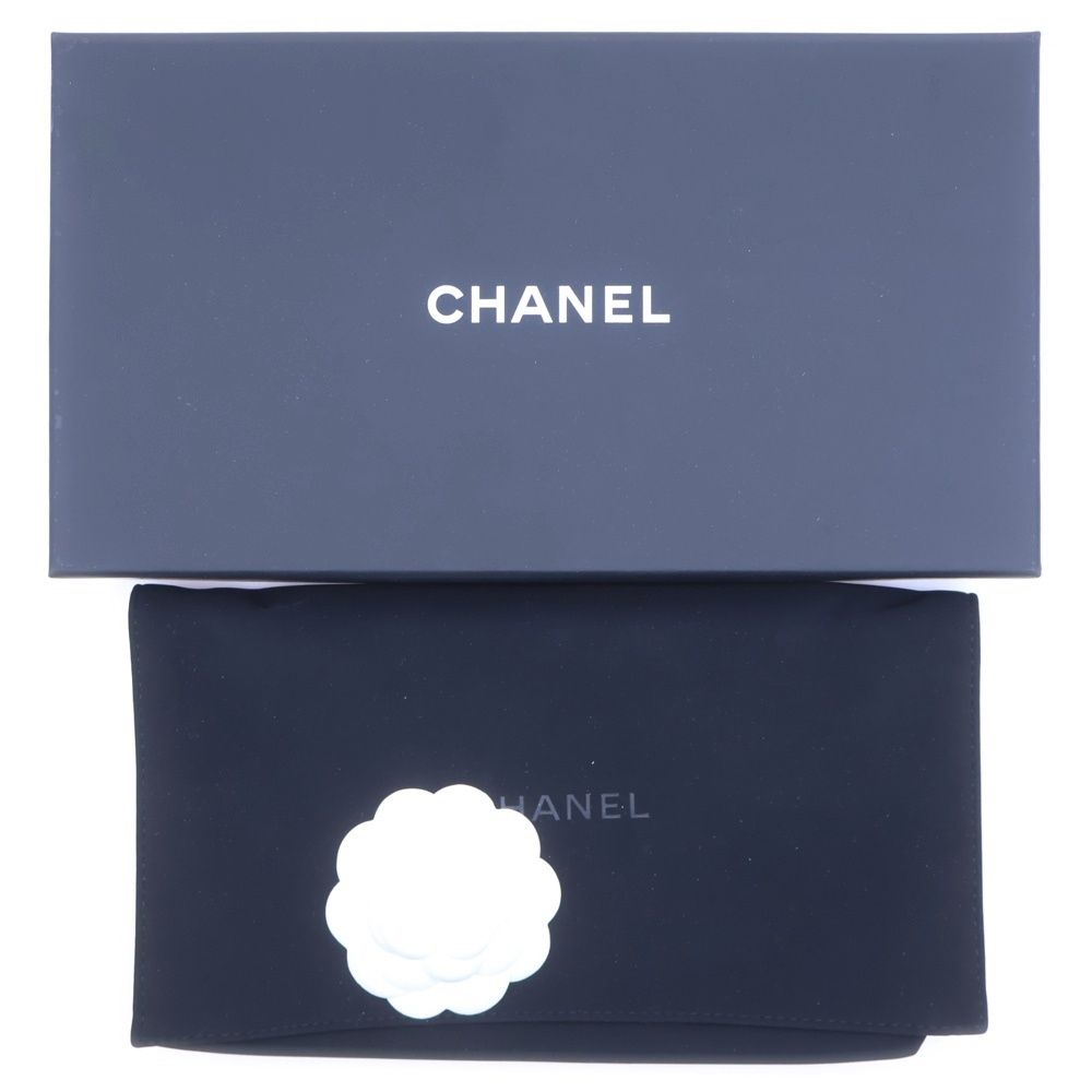 Chanel Quilted Chain Wallet White Caviar Leather Silver — view 6