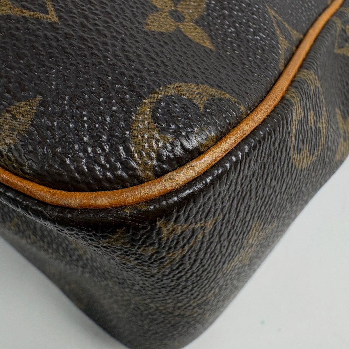 Louis Vuitton Viva-Cite GM Shoulder Bag Monogram Brown — view 3