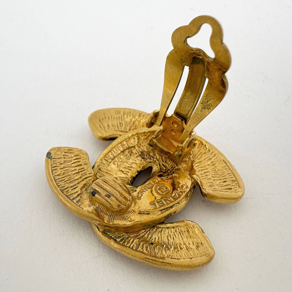 Chanel CC Logo Earrings Gold Plated — view 3