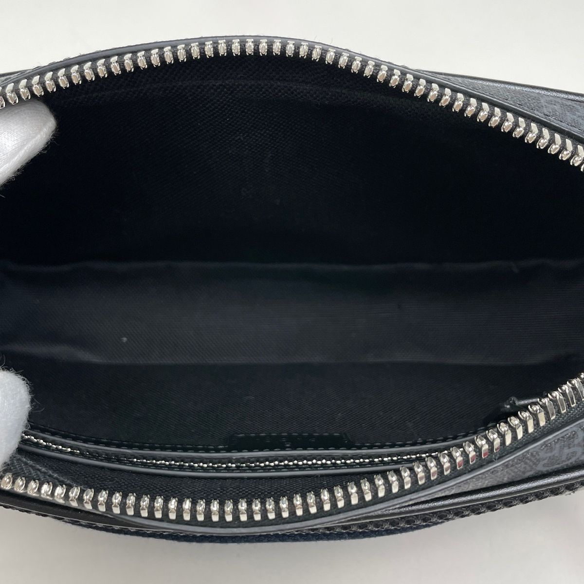 Gucci GG Pattern Belt Bag Black — view 8