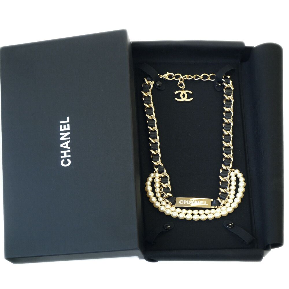 Chanel Double Pearl CC Logo Rhinestone Plate Belt Leather Black Gold — view 9