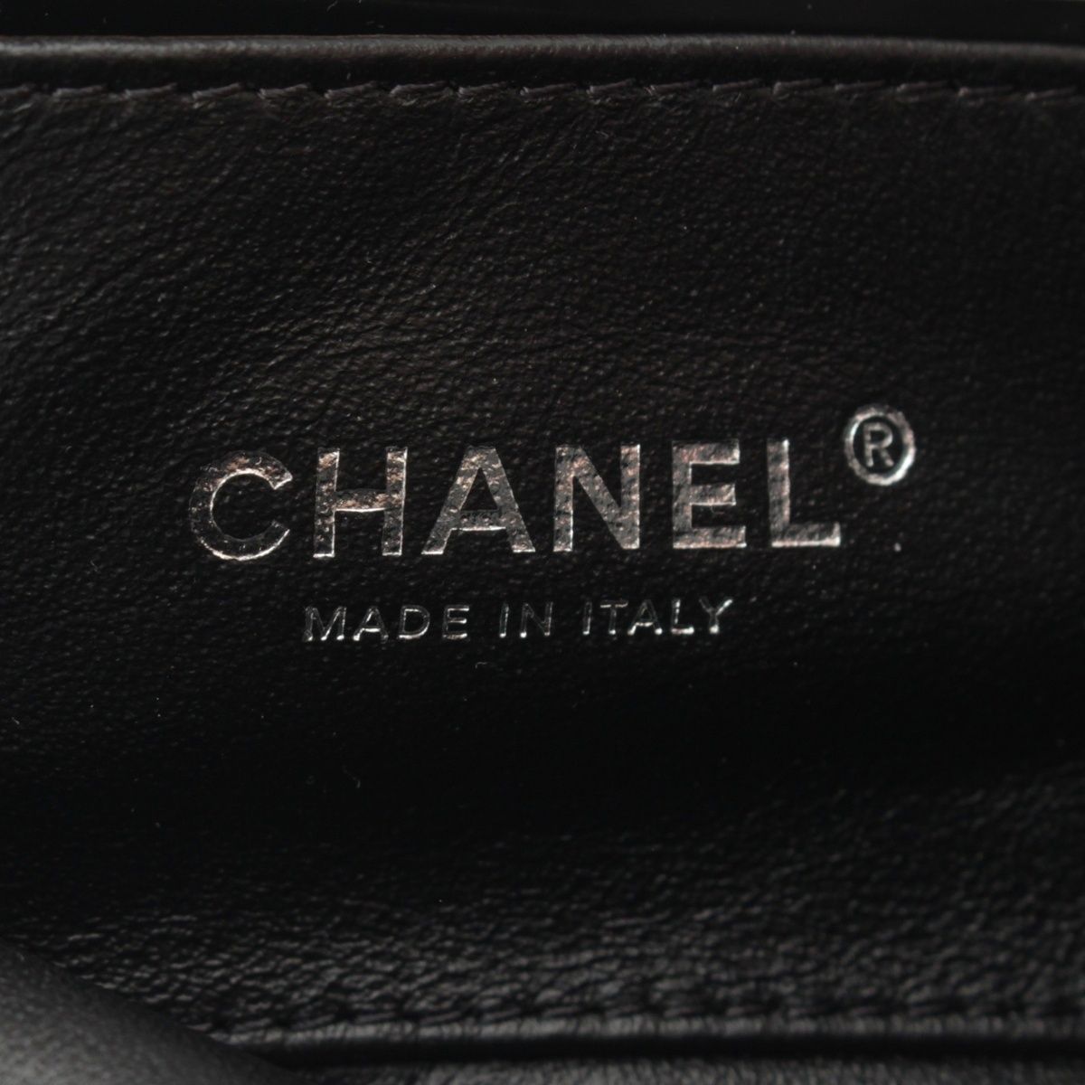 Chanel Quilted 20 Camellia Lambskin Chain Shoulder Bag CC Logo Silver — view 7