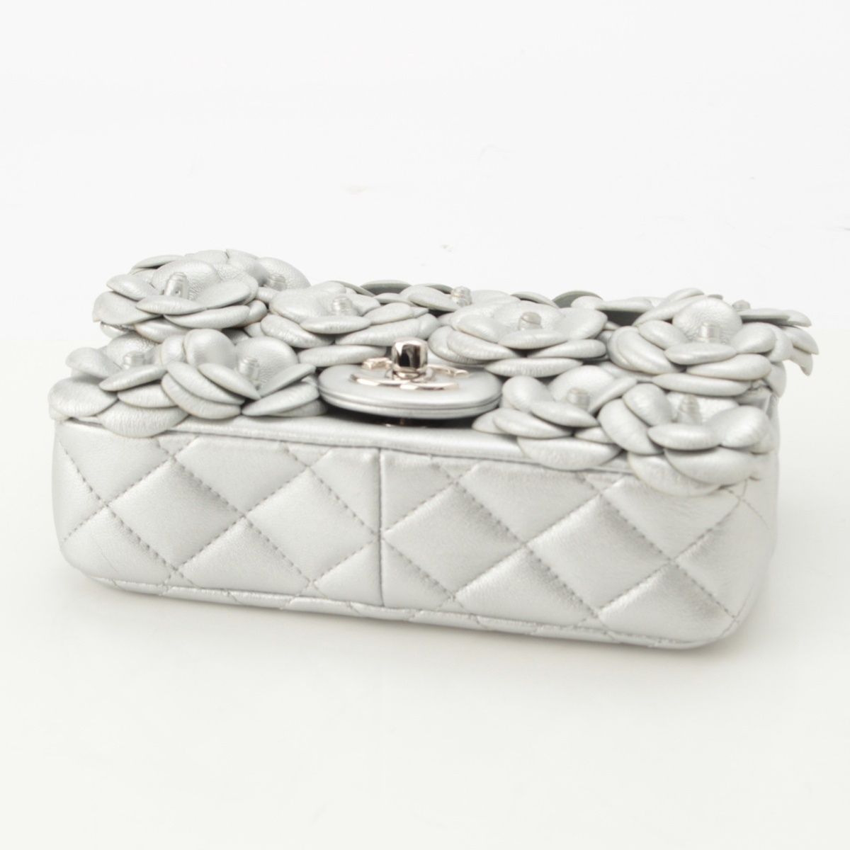 Chanel Quilted 20 Camellia Lambskin Chain Shoulder Bag CC Logo Silver — view 5