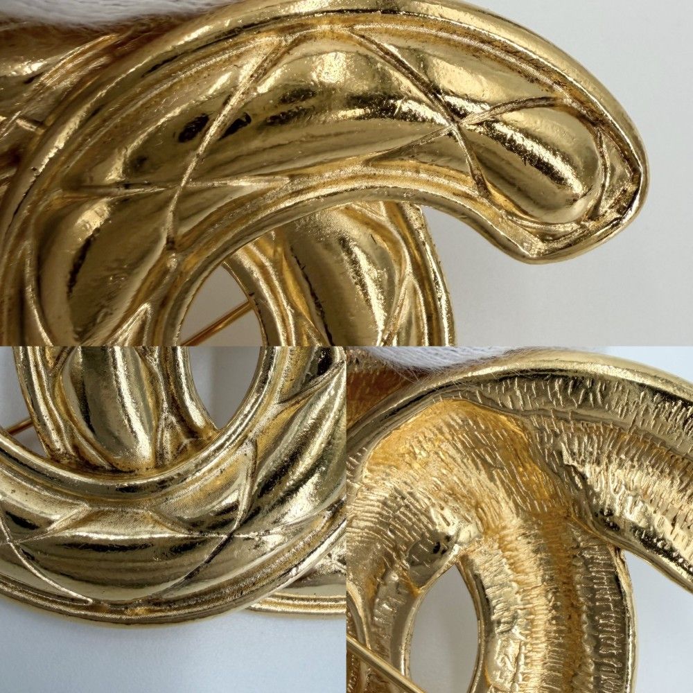 Chanel Brooch Quilted CC Logo Vintage Gold Plated — view 5