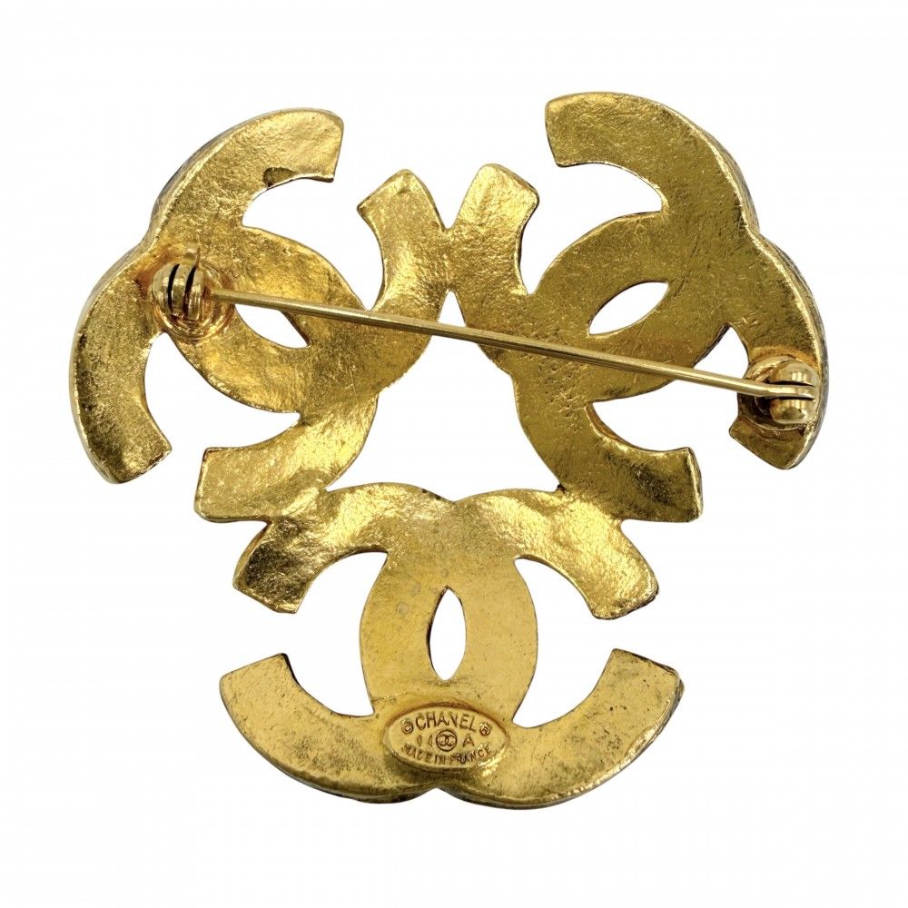 Chanel Brooch CC Logo Triple Coco Vintage Gold Plated — view 2