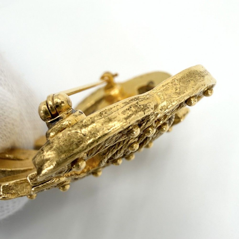 Chanel Brooch CC Logo Triple Coco Vintage Gold Plated — view 8
